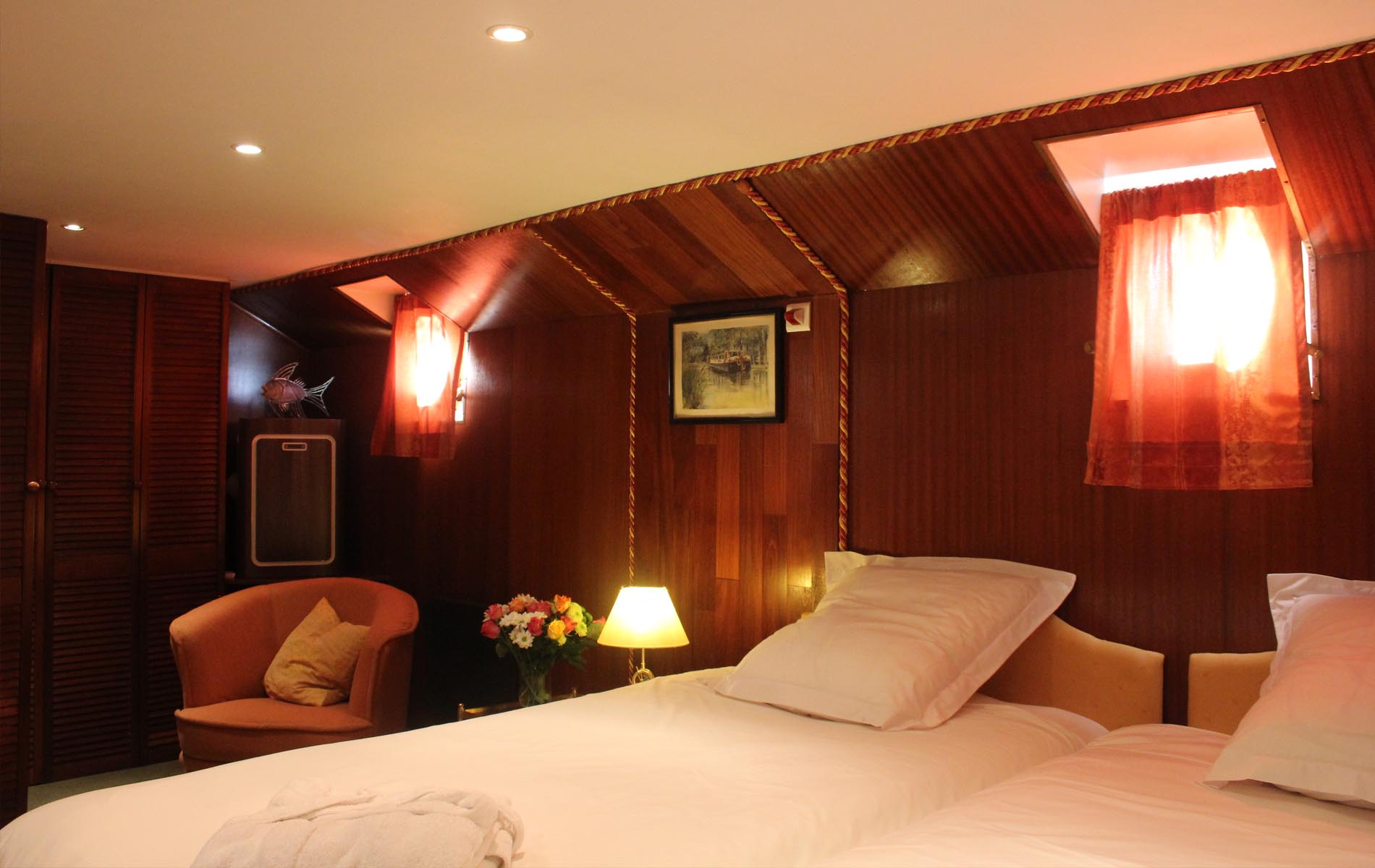 Royal Suite no 2 on board La Reine Pedauque